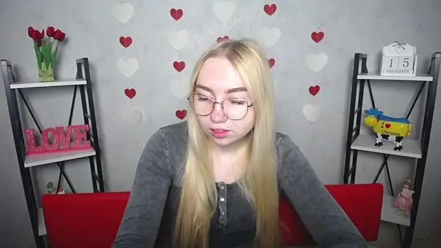 BeatriceFly online show from December 16, 6:10 am