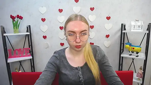 BeatriceFly online show from December 18, 12:18 pm