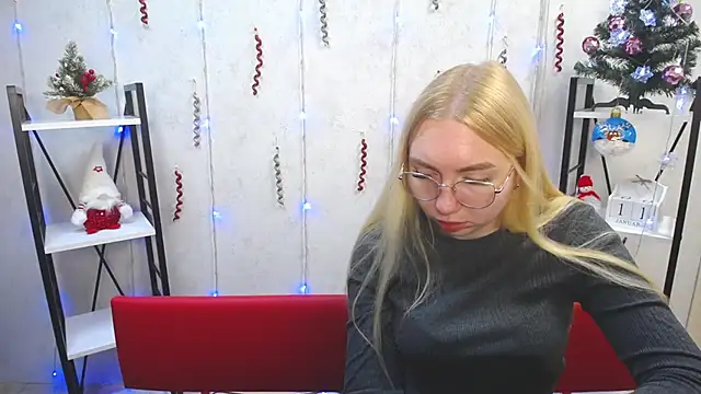 BeatriceFly online show from January 11, 12:40 pm