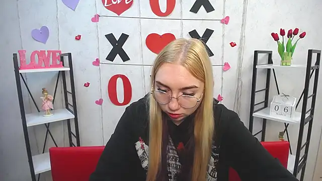 BeatriceFly online show from March 6, 7:36 am