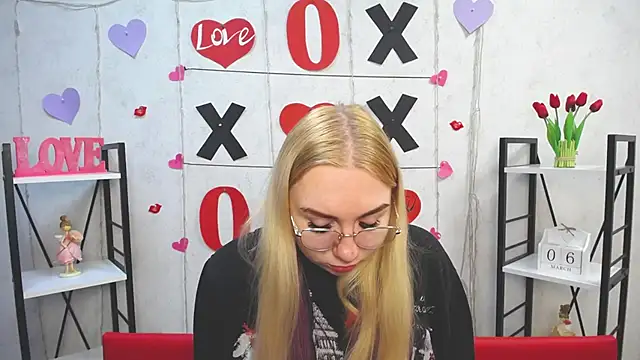 BeatriceFly online show from March 6, 1:46 pm