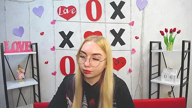 BeatriceFly online show from March 6, 4:49 pm