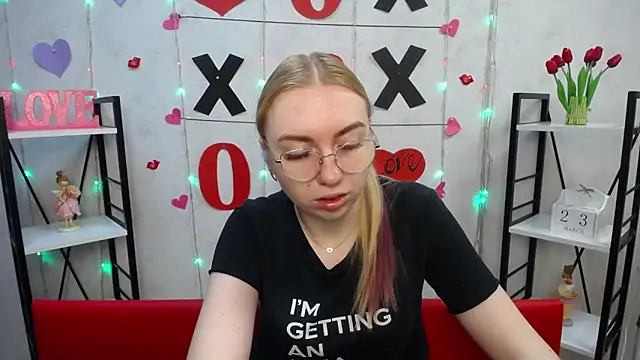 BeatriceFly online show from March 23, 6:16 am