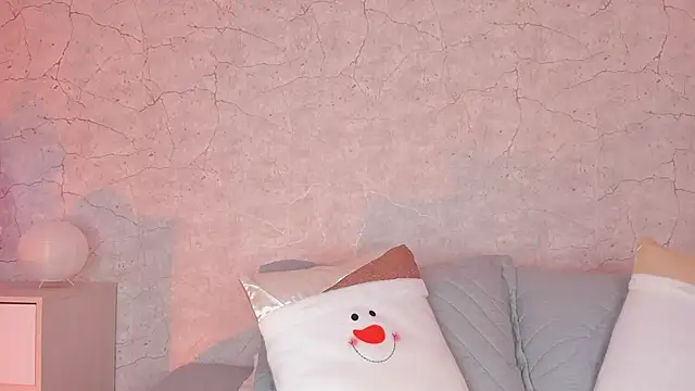 DahianaWalcott online show from December 10, 2:05 am