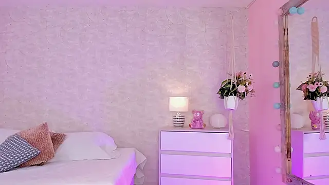 DahianaWalcott online show from March 3, 8:21 pm