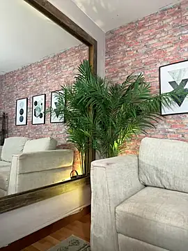 DahianaWalcott online show from March 7, 2:56 pm