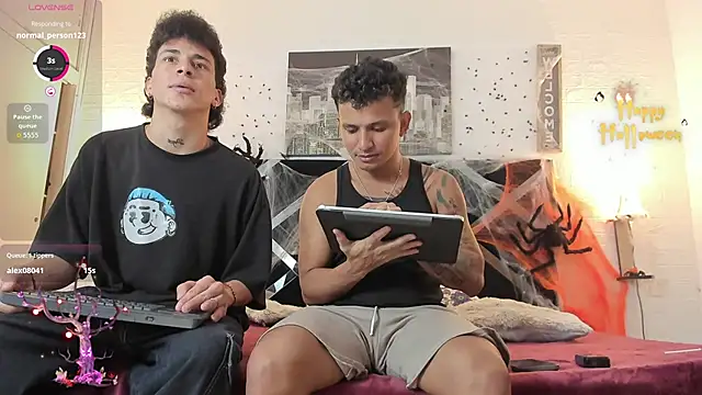 toyboys1 online show from November 2, 5:32 am