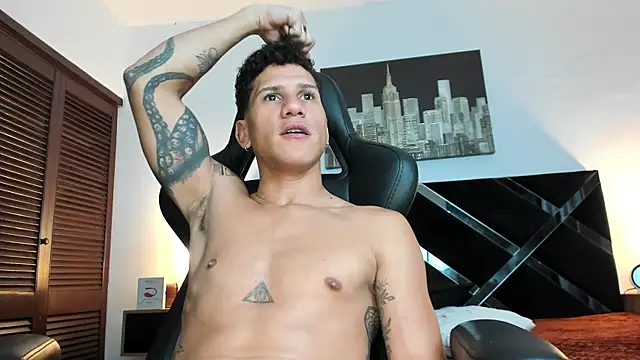 Snapshot of toyboys1 chatting on May 29, 2:53 am toyboys1 online show from May 29, 2:53 am