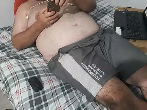 mfreitas005 online show from February 13, 11:47 pm