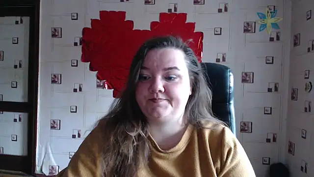 Snapshot of TasyaBigTTs chatting on March 18, 6:36 am TasyaBigTTs online show from March 18, 6:36 am