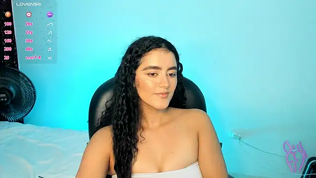 Snapshot of Adhara-zanne chatting on June 23, 2:04 pm Adhara-zanne online show from June 23, 2:04 pm