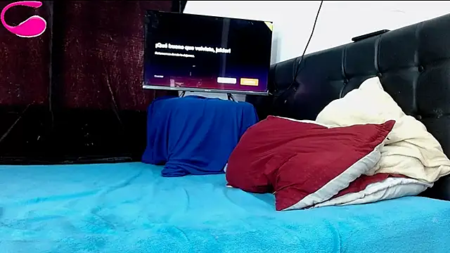 Snapshot of Deleon1995 chatting on December 4, 5:22 pm Deleon1995 online show from December 4, 5:22 pm