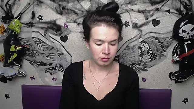 JasmineKouch online show from October 31, 6:09 pm