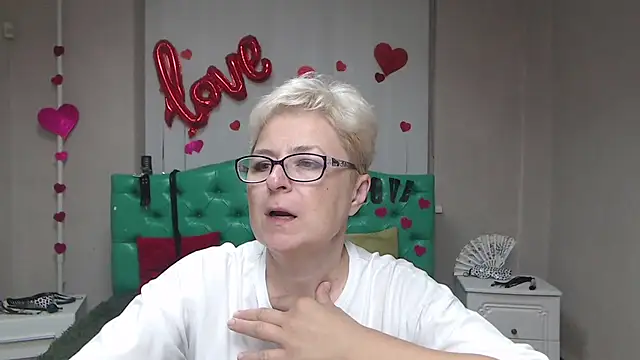 EmiliaGree online show from September 15, 5:02 pm