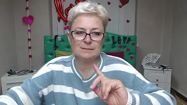 EmiliaGree online show from September 21, 5:14 pm