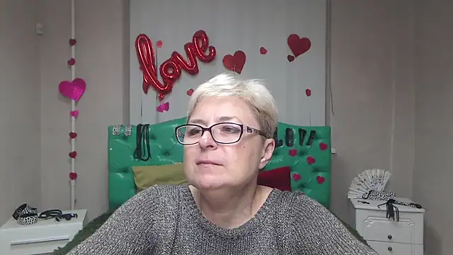 EmiliaGree online show from October 8, 5:10 pm