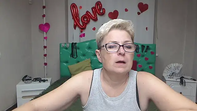 EmiliaGree online show from October 13, 5:02 pm