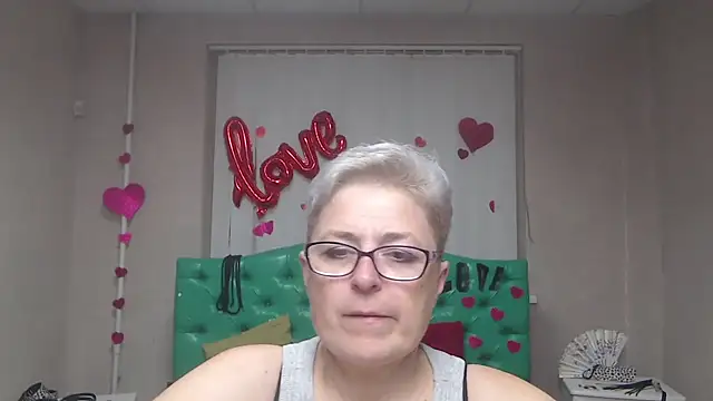 EmiliaGree online show from October 14, 5:03 pm