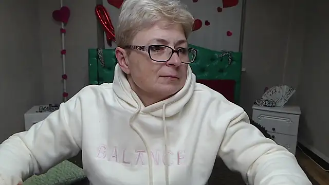 EmiliaGree online show from February 5, 8:24 pm