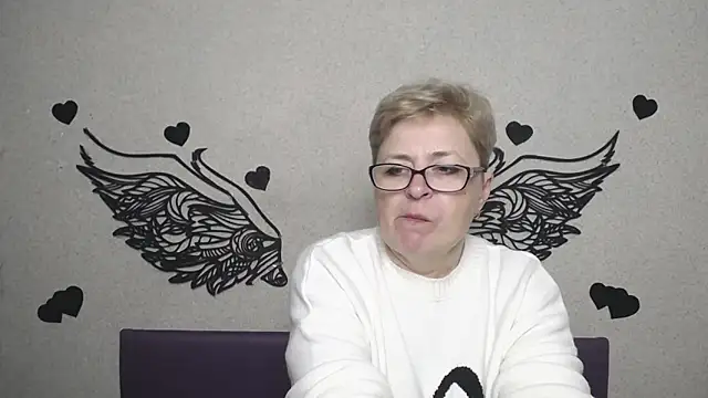 EmiliaGree online show from April 30, 5:19 pm