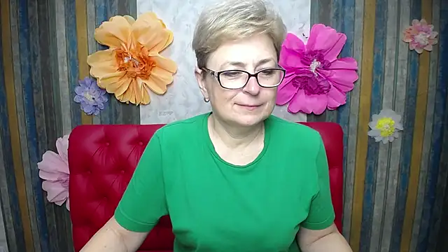 Snapshot of EmiliaGree chatting on May 10, 5:07 pm EmiliaGree online show from May 10, 5:07 pm