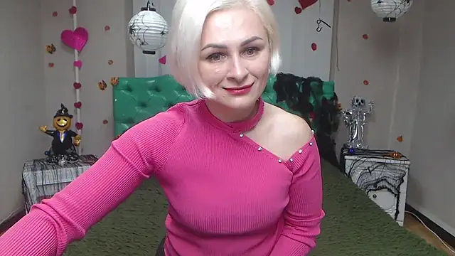 OliviaHorst online show from November 5, 7:41 am