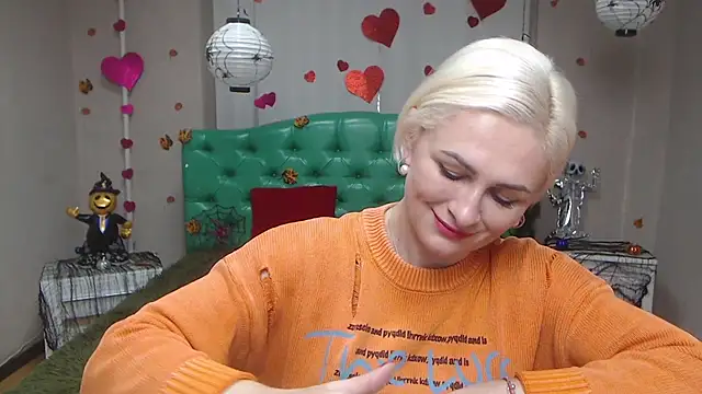 OliviaHorst online show from November 6, 6:14 am