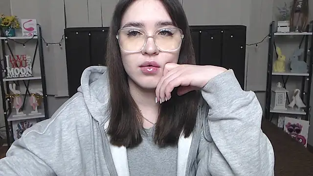 LauraHlot online show from February 2, 6:53 pm