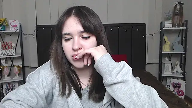 LauraHlot online show from February 3, 4:25 am