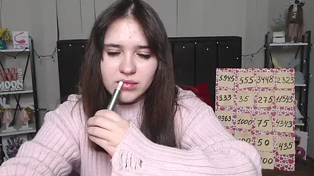 LauraHlot online show from February 7, 4:27 am