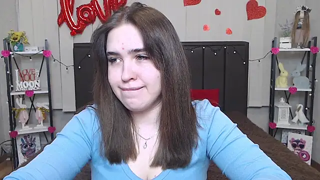 LauraHlot online show from February 13, 4:32 am