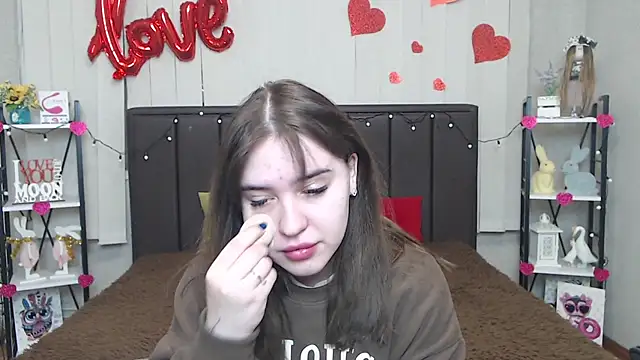 LauraHlot online show from February 13, 6:27 pm