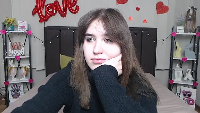 LauraHlot online show from February 24, 3:33 am