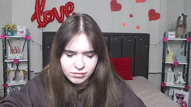 LauraHlot online show from February 24, 9:20 pm