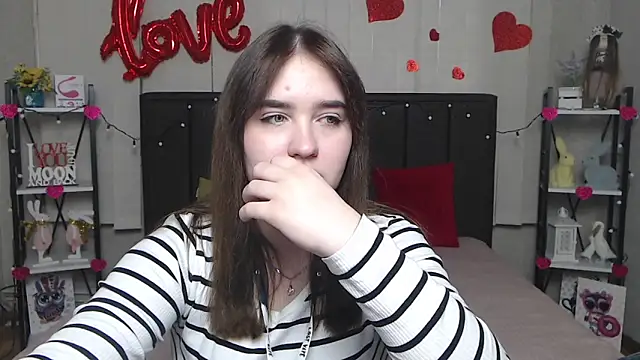 LauraHlot online show from March 8, 12:52 pm