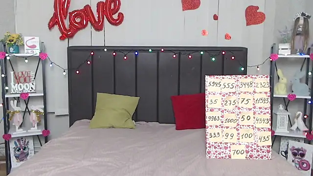 LauraHlot online show from March 19, 4:55 pm