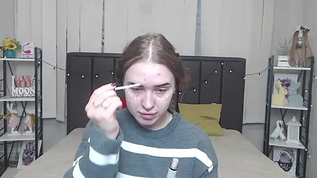 LauraHlot online show from September 29, 5:56 am