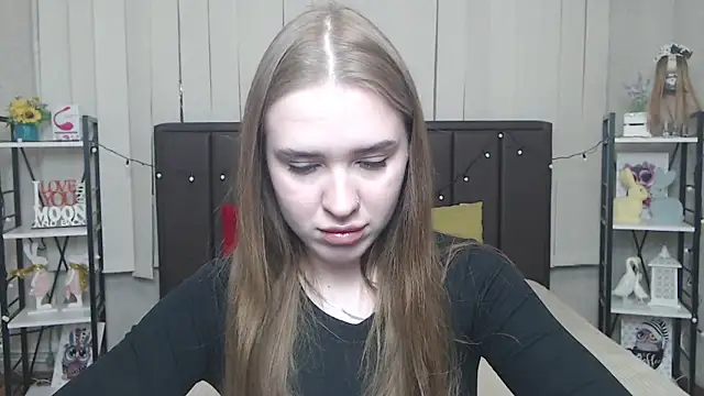 LauraHlot online show from October 15, 5:46 pm