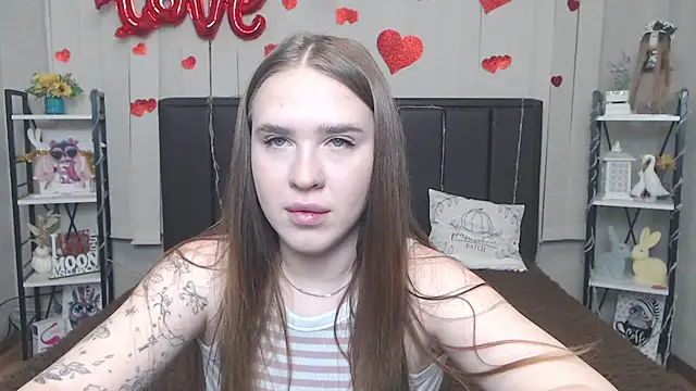 Snapshot of LauraHlot chatting on May 8, 5:29 pm LauraHlot online show from May 8, 5:29 pm