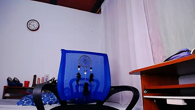 anyaadamss online show from February 9, 6:33 am