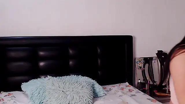 anyaadamss online show from December 4, 5:17 am