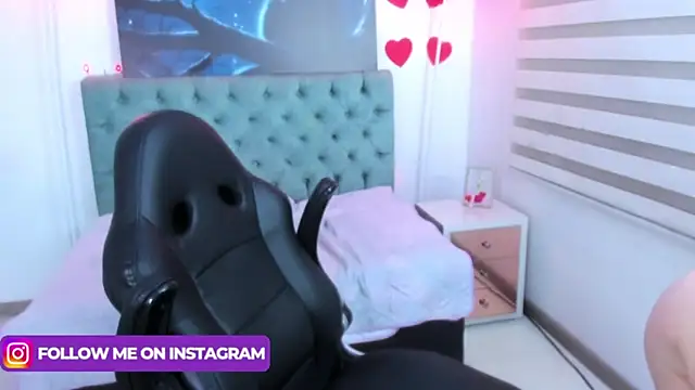 Camiila Osorio online show from March 1, 6:35 am