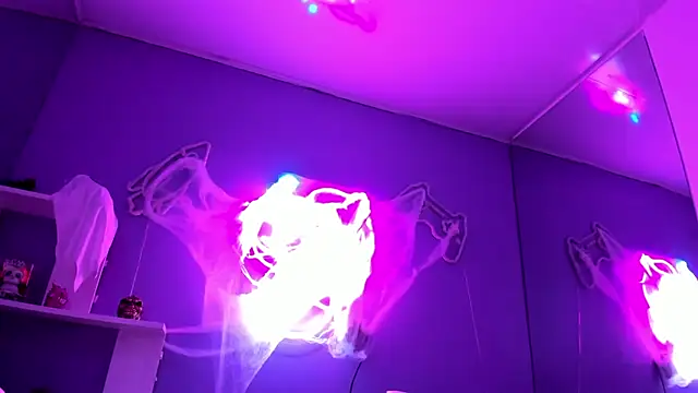 Camiila Osorio online show from October 23, 7:45 pm