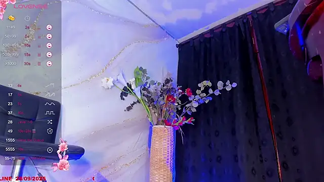 Snapshot of Karla-Ebony chatting on September 28, 1:38 pm Karla-Ebony online show from September 28, 1:38 pm