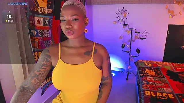 Snapshot of KenyaMystic chatting on February 12, 11:41 pm KenyaMystic online show from February 12, 11:41 pm