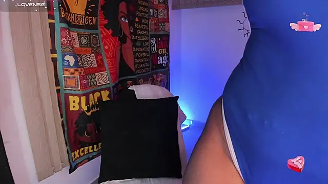 Snapshot of KenyaMystic chatting on March 9, 3:54 am KenyaMystic online show from March 9, 3:54 am