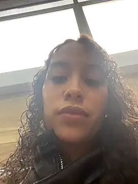 Snapshot of MarieLeon chatting on December 17, 9:10 pm MarieLeon online show from December 17, 9:10 pm