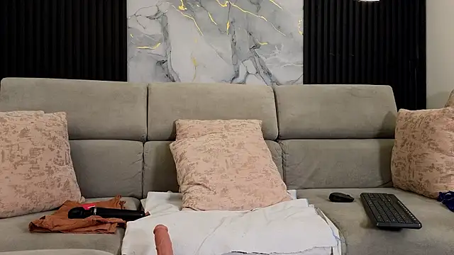 anellejones online show from March 11, 7:42 pm