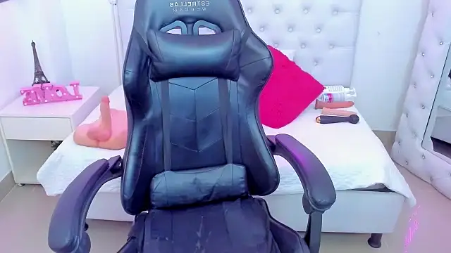 silvana  miller online show from January 3, 7:18 pm