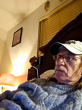 Snapshot of coolbrease10 chatting on December 3, 5:53 am coolbrease10 online show from December 3, 5:53 am